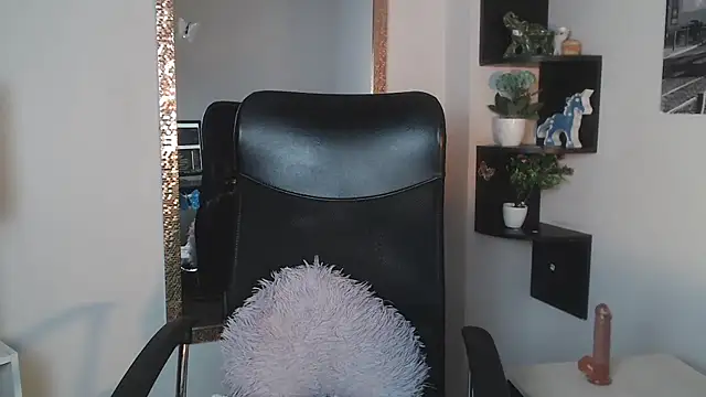 Snapshot of Prety_Nany chatting on February 2025 07:10:01 PM Prety Nany online show from February 2025 07:10:01 PM