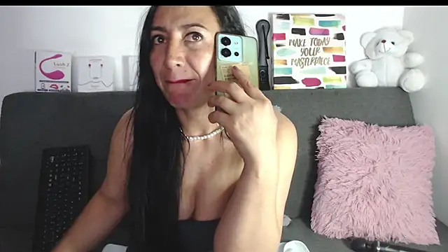 Snapshot of missbella1 chatting on December 2024 08:39:02 PM missbella1 online show from December 2024 08:39:02 PM