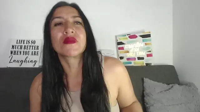 Snapshot of missbella1 chatting on December 2024 10:13:02 PM missbella1 online show from December 2024 10:13:02 PM