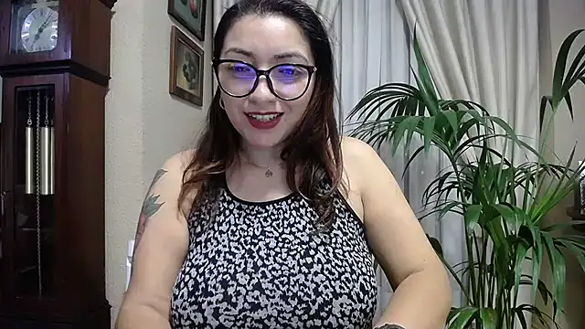 Snapshot of claudia chatting on April 2026 09:39:33 PM claudia online show from April 2026 09:39:33 PM