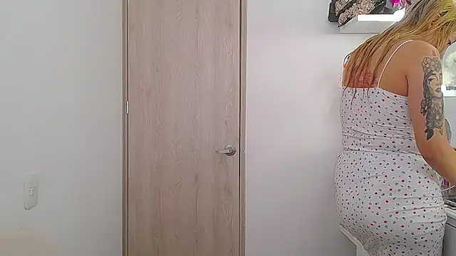 Barbie girl 69 online show from April 2026 05:32:01 PM