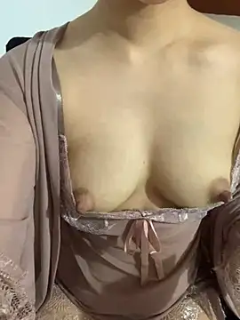 Snapshot of -Meomeo- chatting on December 2024 10:45:01 AM -Meomeo- online show from December 2024 10:45:01 AM