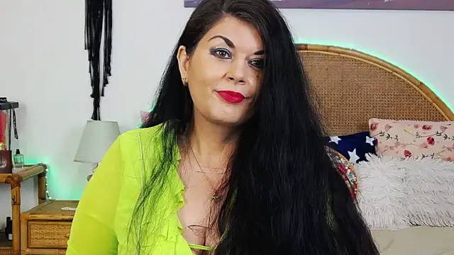 Snapshot of EllenGrace chatting on January 2025 02:03:02 AM EllenGrace online show from January 2025 02:03:02 AM