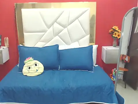 CanellaHotx online show from September 2025 04:06:01 PM