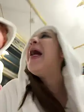 Snapshot of RollingGirls chatting on February 2025 08:10:01 AM RollingGirls online show from February 2025 08:10:01 AM