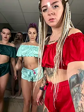 Snapshot of RollingGirls chatting on October 2025 01:01:01 PM RollingGirls online show from October 2025 01:01:01 PM