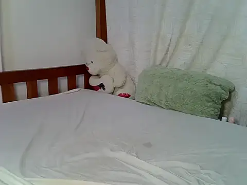 Snapshot of pretty_leila2 chatting on April 2026 08:42:02 PM pretty leila2 online show from April 2026 08:42:02 PM