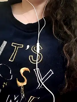 Snapshot of Zanoba-16 chatting on March 2025 10:42:01 PM Zanoba-16 online show from March 2025 10:42:01 PM