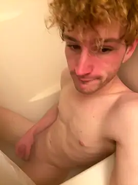 Snapshot of CreamyAustin chatting on December 2025 10:06:01 PM CreamyAustin online show from December 2025 10:06:01 PM