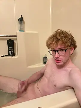 Snapshot of CreamyAustin chatting on February 2026 01:32:01 AM CreamyAustin online show from February 2026 01:32:01 AM