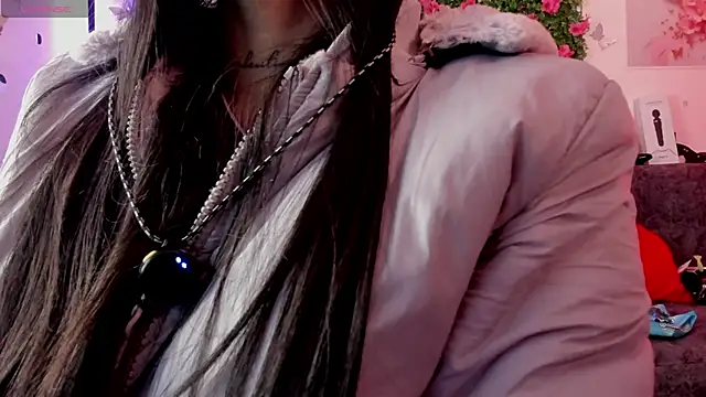 Alaia Asuka online show from September 2025 12:10:01 AM