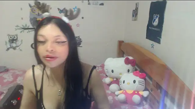 Snapshot of montthbluee chatting on December 2025 08:23:01 AM montthbluee online show from December 2025 08:23:01 AM