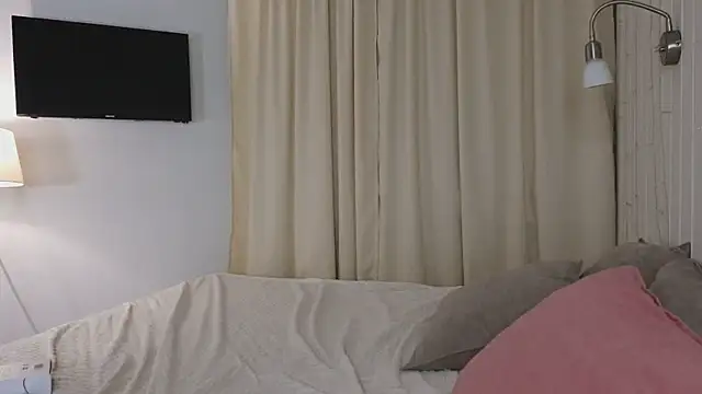 Beatrica Klein online show from October 2025 03:44:02 PM