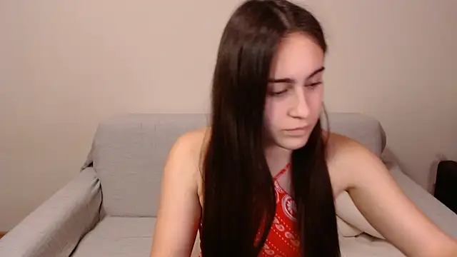 Snapshot of AliceKolltt chatting on December 2024 09:22:01 PM AliceKolltt online show from December 2024 09:22:01 PM