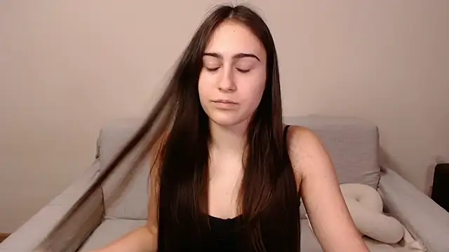 Snapshot of AliceKolltt chatting on December 2024 09:08:02 PM AliceKolltt online show from December 2024 09:08:02 PM