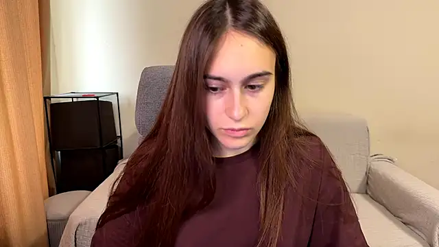 Snapshot of AliceKolltt chatting on October 2025 09:18:01 AM AliceKolltt online show from October 2025 09:18:01 AM