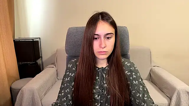 Snapshot of AliceKolltt chatting on October 2025 08:37:01 AM AliceKolltt online show from October 2025 08:37:01 AM