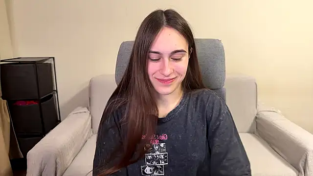 Snapshot of AliceKolltt chatting on February 2026 11:49:01 PM AliceKolltt online show from February 2026 11:49:01 PM