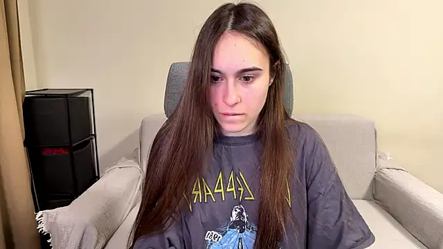 Snapshot of AliceKolltt chatting on March 2026 08:11:01 PM AliceKolltt online show from March 2026 08:11:01 PM