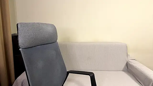 Snapshot of AliceKolltt chatting on March 2026 09:32:02 PM AliceKolltt online show from March 2026 09:32:02 PM