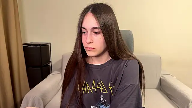 Snapshot of AliceKolltt chatting on March 2026 08:45:02 PM AliceKolltt online show from March 2026 08:45:02 PM