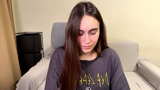 Snapshot of AliceKolltt chatting on March 2026 10:15:01 PM AliceKolltt online show from March 2026 10:15:01 PM