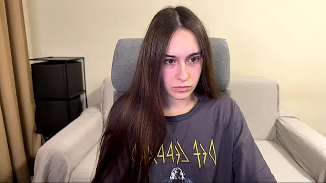 Snapshot of AliceKolltt chatting on March 2026 09:21:02 PM AliceKolltt online show from March 2026 09:21:02 PM