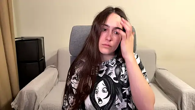 AliceKolltt online show from June 2026 08:20:02 PM