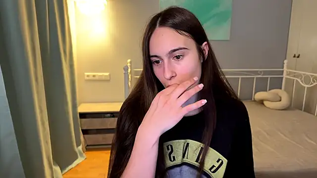 AliceKolltt online show from June 2026 08:59:02 PM