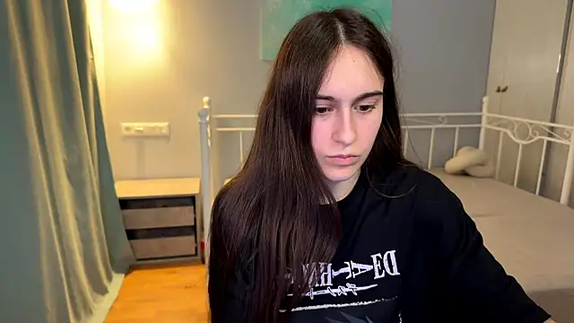 AliceKolltt online show from July 2026 08:05:01 PM