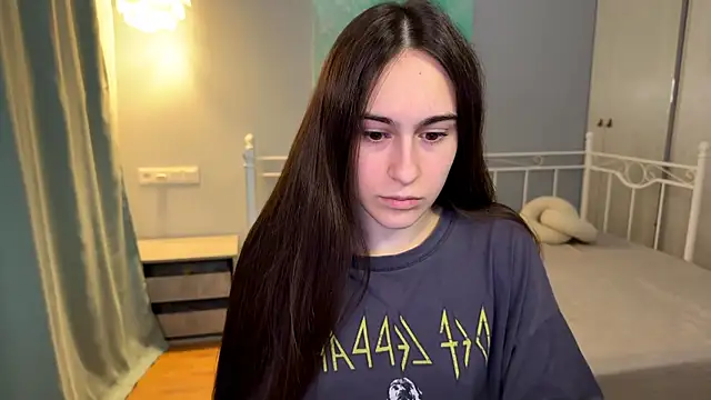 AliceKolltt online show from July 2026 07:05:02 PM