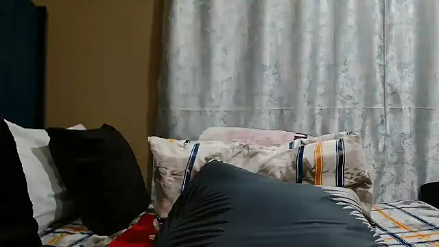 Snapshot of BERNINIBLUSHX89 chatting on October 2025 09:05:02 PM BERNINIBLUSHX89 online show from October 2025 09:05:02 PM