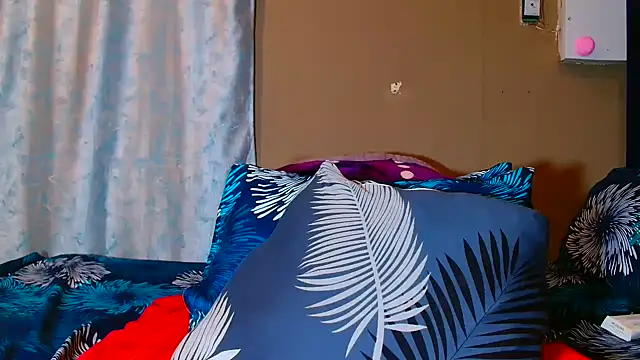 Snapshot of BERNINIBLUSHX89 chatting on November 2025 01:30:02 AM BERNINIBLUSHX89 online show from November 2025 01:30:02 AM