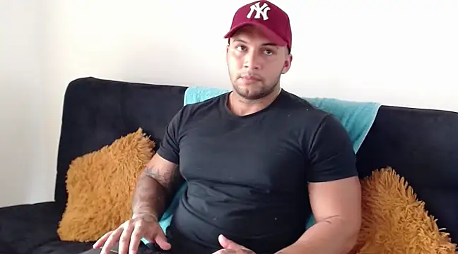 Snapshot of frank_myles chatting on February 2025 05:42:01 PM frank myles online show from February 2025 05:42:01 PM