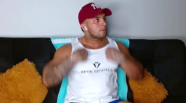 Snapshot of frank_myles chatting on February 2025 11:52:01 PM frank myles online show from February 2025 11:52:01 PM