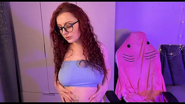 Snapshot of RozieRose chatting on October 2025 04:26:01 AM RozieRose online show from October 2025 04:26:01 AM