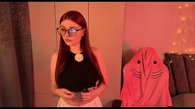 Snapshot of RozieRose chatting on November 2025 11:57:02 AM RozieRose online show from November 2025 11:57:02 AM