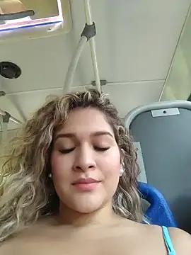 Sara smiiith211 online show from January 2025 09:01:01 PM