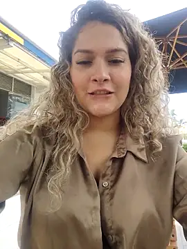 Sara smiiith211 online show from March 2025 07:39:01 PM