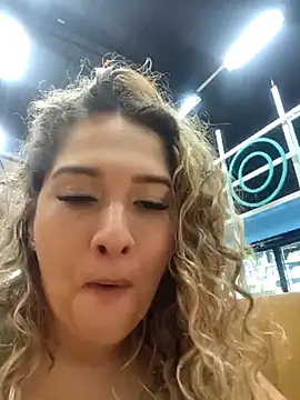 Sara smiiith211 online show from March 2025 10:18:02 PM