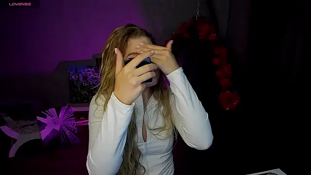 lily williamss online show from October 2025 01:01:02 AM