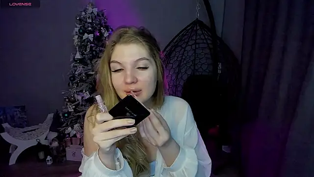 Snapshot of lily_williamss chatting on January 2026 12:15:01 AM lily williamss online show from January 2026 12:15:01 AM