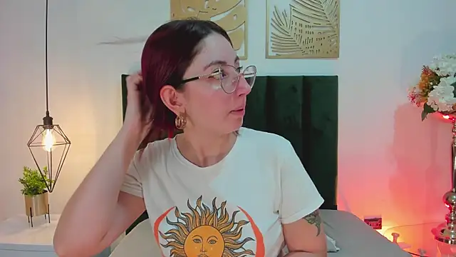 Emilywatsonn online show from December 2024 02:10:02 PM