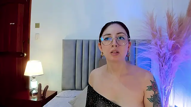 Emilywatsonn online show from January 2025 11:46:01 AM