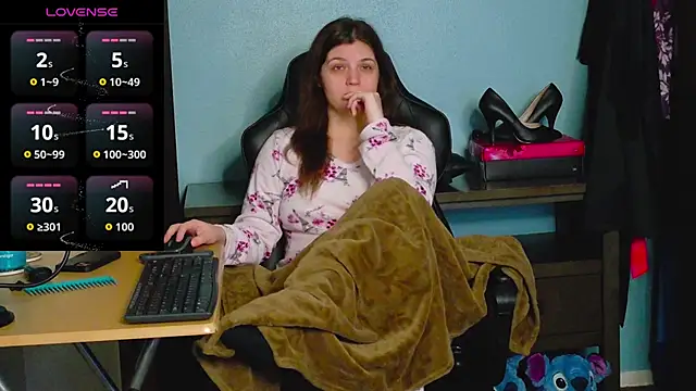 TreeJeanne online show from November 2025 12:57:02 AM