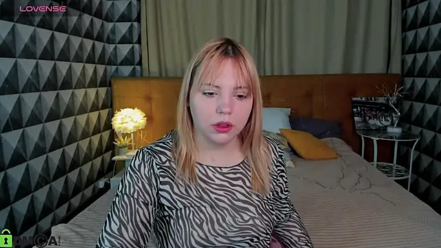 Stacy Luv online show from September 2025 12:32:02 AM