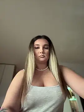 Snapshot of babyyboomm chatting on December 2024 08:02:02 PM babyyboomm online show from December 2024 08:02:02 PM