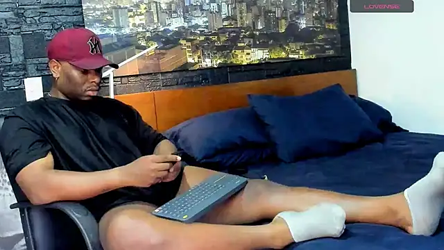 thomas santtos1 online show from March 2025 09:58:02 PM