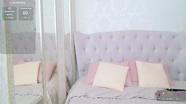 Snapshot of Damn_Bae_ chatting on September 2025 01:05:02 AM Damn Bae online show from September 2025 01:05:02 AM