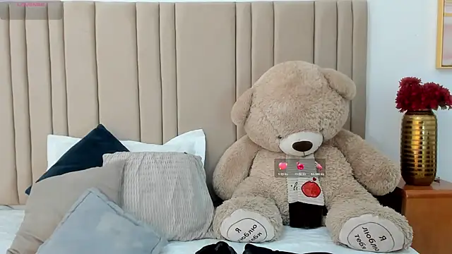 izadii online show from April 2026 06:32:02 PM